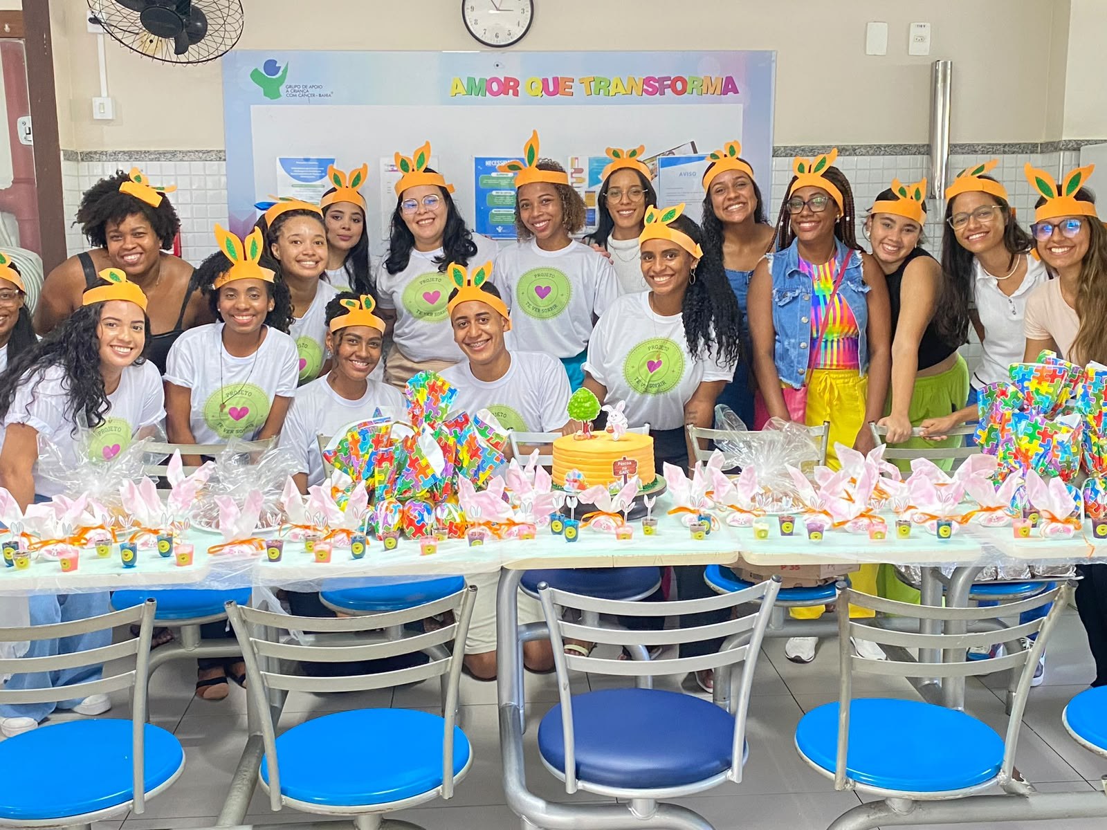 Voluntárias do Projeto Te Ver Sorrir reunidas em uma ação solidária